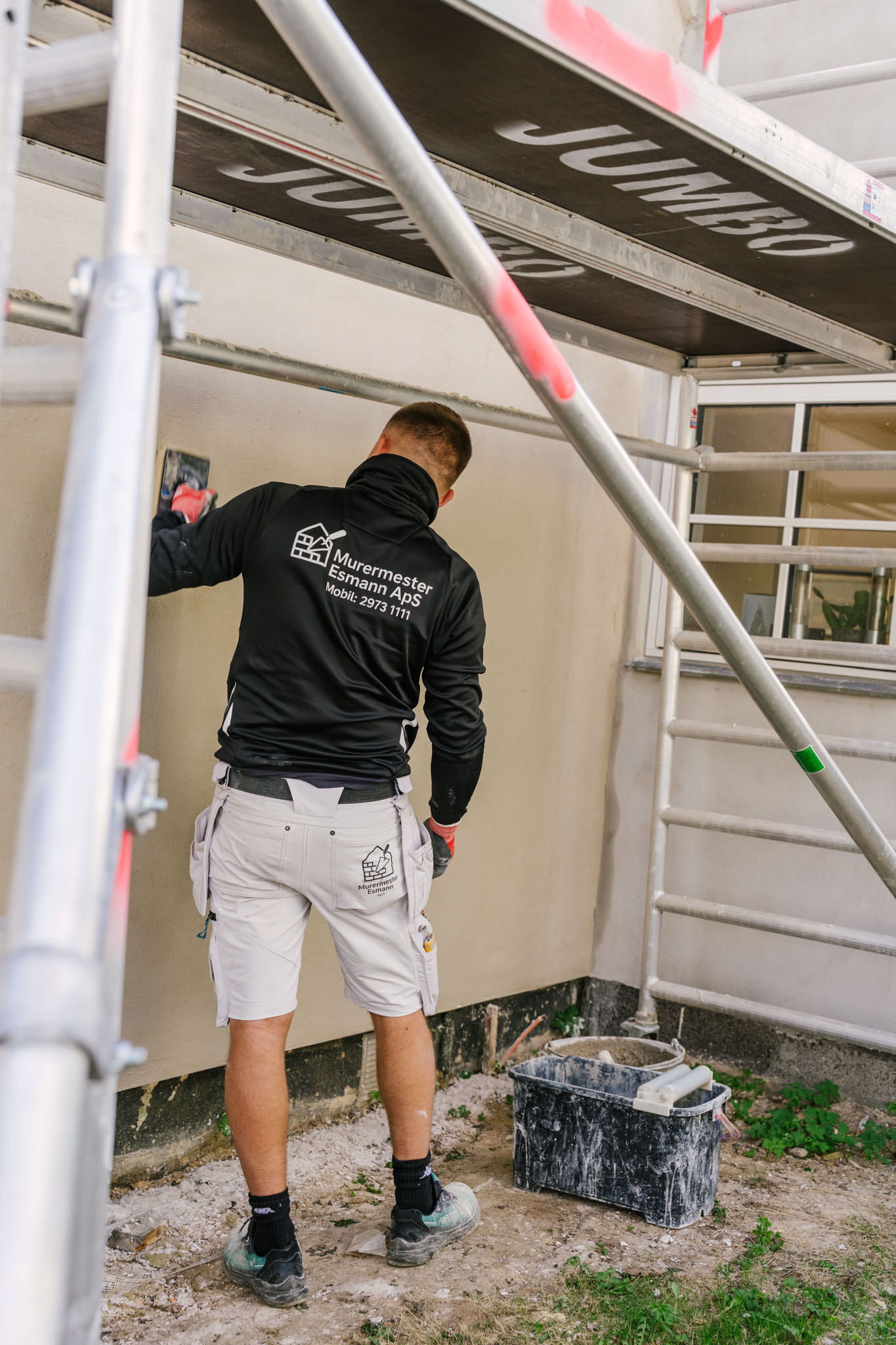 Facadeisolering og pudsearbejde — Murermester Esmann pudser facade